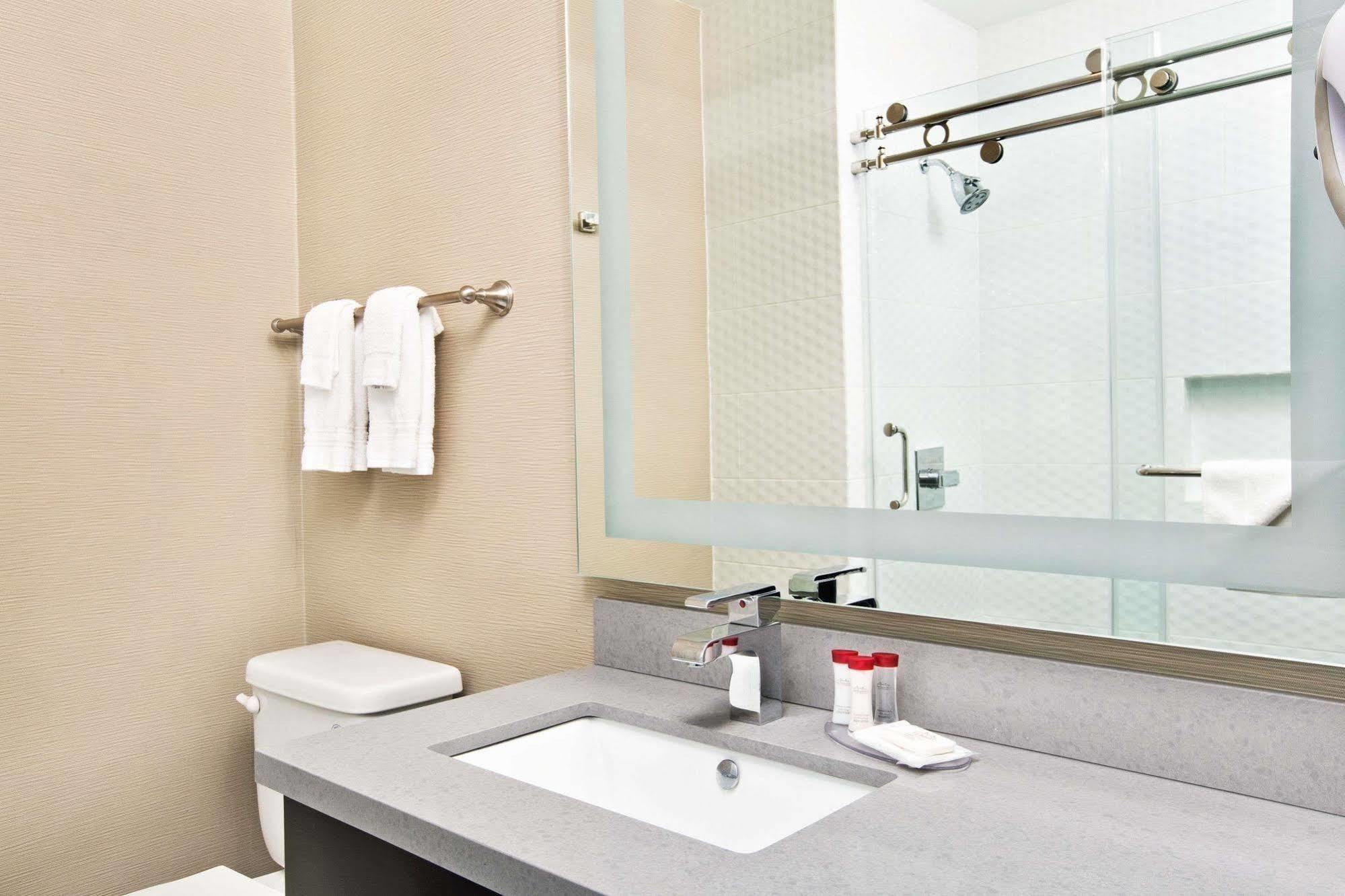 Готель Ramada By Wyndham Marina Del Rey Екстер'єр фото